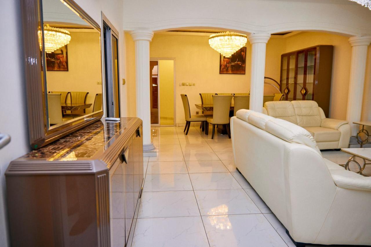 Residence Noumsi Yaoundé Exterior photo